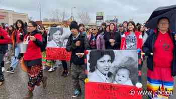 Hundreds honour MMIWG with Red Dress Day march in Regina