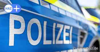 Unfall auf der Podbielskistraße: Auto kippt um