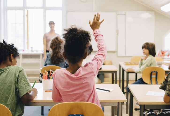 Black lawmakers reintroduce bill to ban hair discrimination