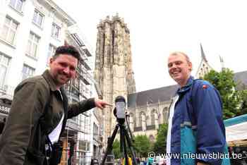 Marktbezoekers kunnen met telescoop naar slechtvalken kijken