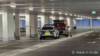 Grausiger Fund in Tiefgarage: 19-Jährige tot in Kofferraum entdeckt