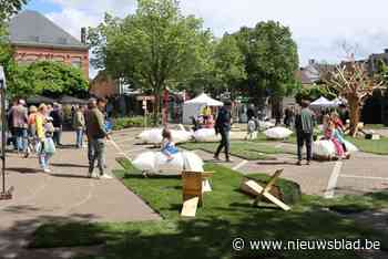 Groen en verkeersvrij Dorpsplein voor één dag. “Dat smaakt naar meer”