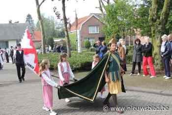 Zonnige Quirinusprocessie lokt veel toeschouwers