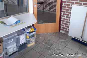 Inbreker met zware hamer rooft geld uit voetbalkantine KSK Meeuwen