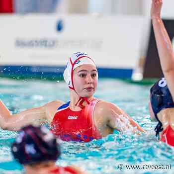 Waterpolosters Het Ravijn bereiken halve finale na winst in beslissingsduel