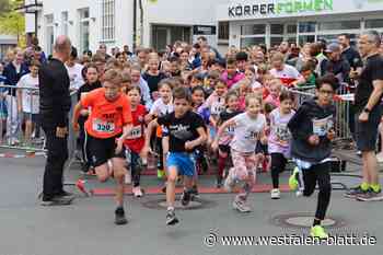 Laufend für Vielfalt und Toleranz in Delbrück die Schuhe geschnürt
