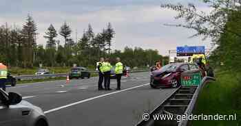 Ongeluk met twee auto's op A12: vijf mensen naar het ziekenhuis