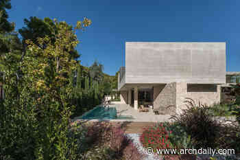 Residence in Dionisos / Desypri&Misiaris Architecture