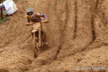 Liam Everts rijdt concurrentie op een hoopje in Portugees modderbad: “Hoe meer slijk, hoe liever”