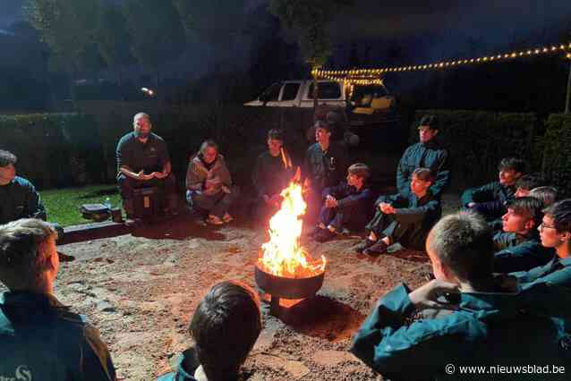 Leerlingen blijven 24 uur op school om overleden schoolgenoot Pieter (16) te eren: “Dichter bij elkaar gekomen als groep”