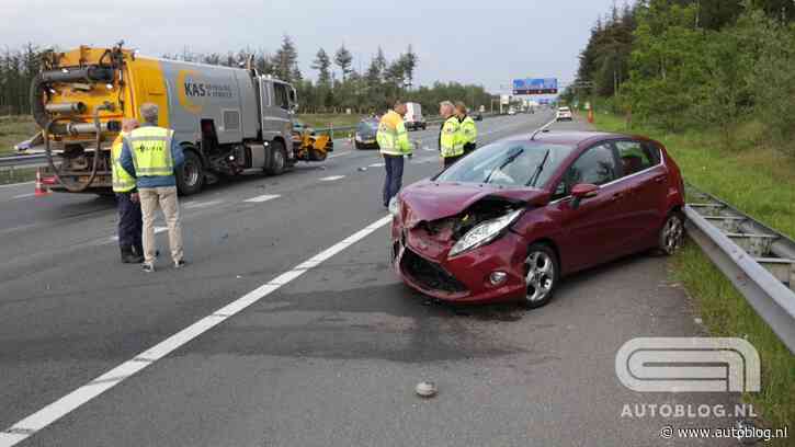 Auto slaat 5 keer (!) over de kop op de A12