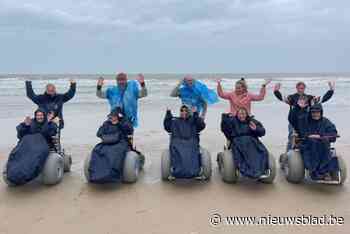 ‘Bompa Bockie’ gebruikt strandrolstoelen van 4Example tijdens nieuwe aflevering: “Hij mag direct beginnen bij ons”