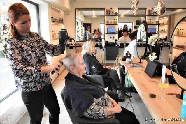 Lindsay uit Gooik als kapster aan de slag op het Eurovisiesongfestival: “Zo’n avontuur vergeet je nooit meer”