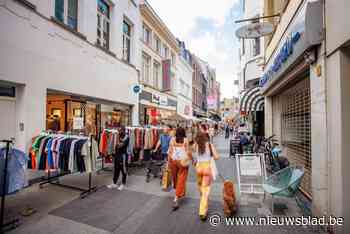 Recordaantal kramen op Lentebraderie in Mechelse binnenstad: “Het aanbod is divers en lokaal”
