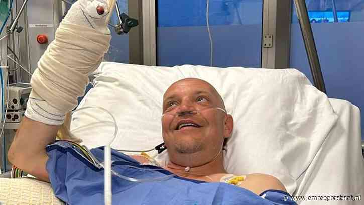 Appie moet 'nog vaker worden geopereerd' nadat cobra in zijn hand afging