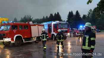 Großeinsatz am Montagabend in Schwindegg - Sägewerk brennt nieder
