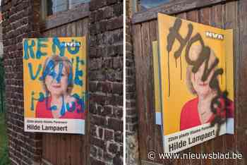 Verkiezingsborden van schepen Hilde Lampaert (N-VA) beklad