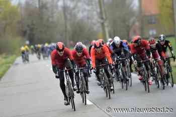 Man verplaatst tegen zijn zin auto voor wielerwedstrijd en rijdt agent aan: “Maar niet opzettelijk”