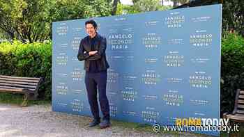 Alessandro Gassmann, da Professore a Giuseppe: "Mi piacciono questi ruoli maturi, presto sarò Babbo Natale"