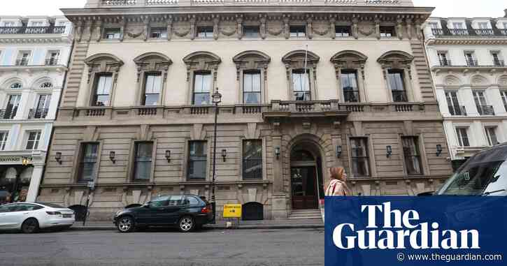 Men-only Garrick Club to vote on admitting women as members