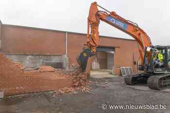 Afbraak oude textielfabriek begonnen: “Er komt een park in de plaats”