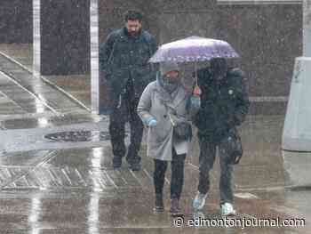 Edmonton weather: Drizzly day leads to cloudy day Wednesday