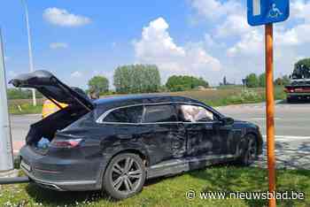 Bestuurder lichtgewond na klap met vrachtwagen