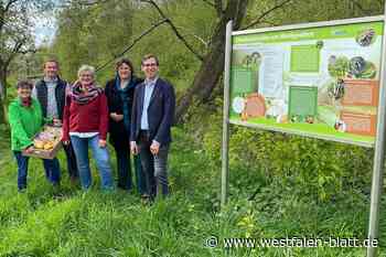 Neue Infotafel zur Obstbaumreihe am Werkgraben in Warburg