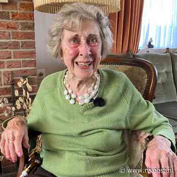 Truus (99) werd door de Taliban onder schot gehouden: "Ben verbaasd dat ik straks de 100 haal"