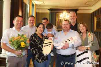 Tweeling Sammy en Elias brengt Diest over kaap van 25.000 inwoners: “Drie weken vroeger geboren dan uitgerekend”