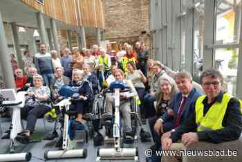 ‘Zilveren peloton’ trapt mee tegen kanker in Oostkampse woon-zorgcentra