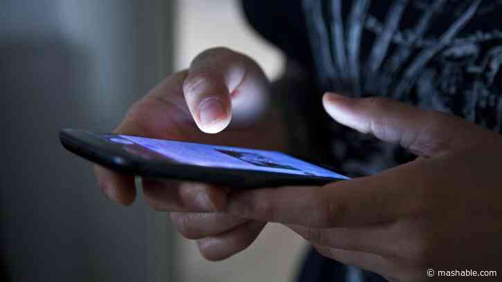 AT&T, Verizon, and T-Mobile declare legal war on FCC