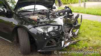 112-nieuws: man gewond na harde crash • auto rijdt achterop caravan