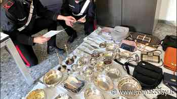 Fermato su auto con 22mila euro di oggetti rubati: "Vi pago se non mi arrestate"