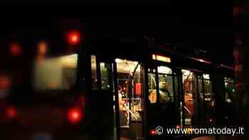 Ostia, sul bus ubriaco e con martelli da muratore: bloccato e arrestato