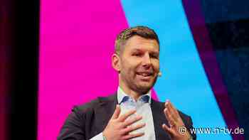 Scharfe Kritik an Trainersuche: Hitzlsperger: Beim Bayern-Boss "setzt der Verstand aus"