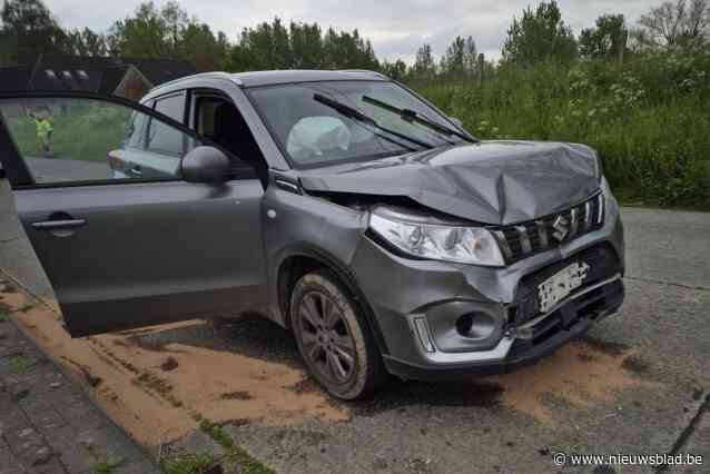 Drie auto’s botsen aan voorrang van rechts