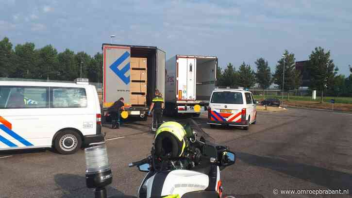 Vrachtwagenchauffeur smokkelde 47 mensen: 4 jaar cel geëist