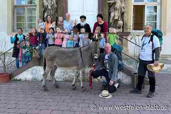 Esel Fritz erobert die Herzen: Eine Nacht im Kloster Brenkhausen