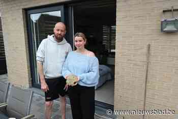 Dieven beschadigen huis van Dieter (44), maar geraken niet binnen: “Gelukkig lag die stok aan de schuifdeur”