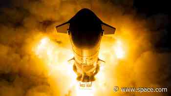 SpaceX fires up Starship rocket for upcoming 5th test flight (photos, video)