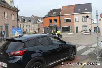 Autowijding heeft nieuwe start niet gemist: 628 voertuigen passeerden pastoor Luc Mertens