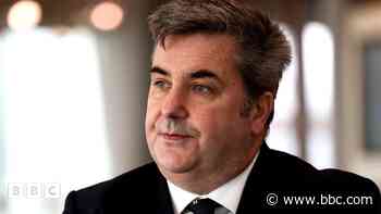 P&O boss admits he couldn't live on  £4.87 an hour