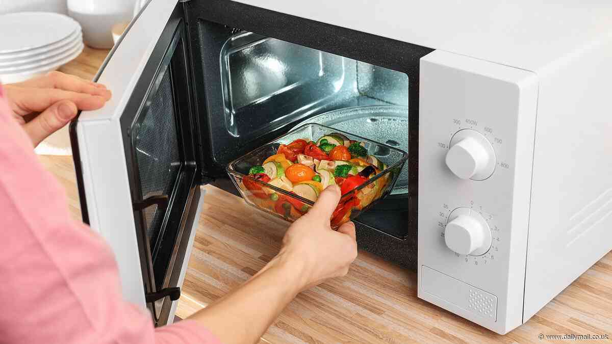 I'm a dietitian, this is why microwaving food makes some meals MORE nutritious