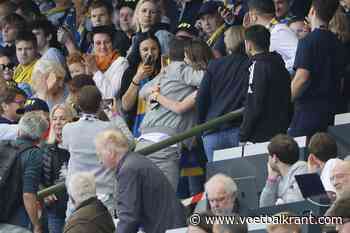 Blessin rende meteen de tribunes in en was zwaar geëmotioneerd: "Hij wist dat het voor mij niet makkelijk was om hier te komen"