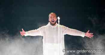 LIVE Songfestival 2024 | Franse zanger maakt indruk met enorme stem, dansers trekken broek uit voor Spaanse ‘Patty Brard’