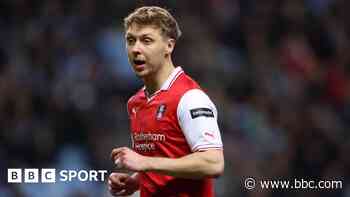 Millers discuss new Lindsay deal but release 11