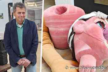 ‘Pantoffelheld’ protesteert tegen bekende cultuurprijs: “Geslacht maakt mij niet uit. Als het werk maar goed is”