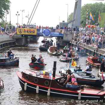 Kijk hier foto's van de Nationale Sleepbootdagen Zwartsluis