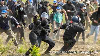 Tesla: Jagdszenen bei Protesten in Grünheide